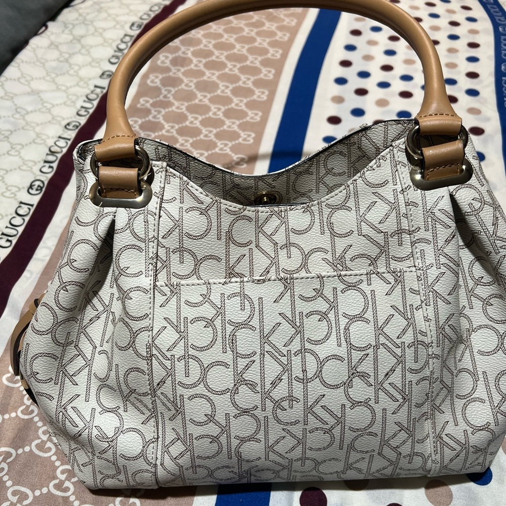 Calvin Klein medium purse. Used - Picture 2 of 3